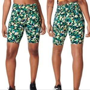 NWT Sweaty Betty Power High Waist Biker Shorts Green Geo Maze Size Small
